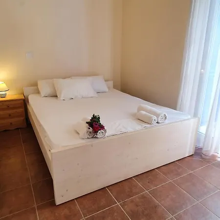 Lefktro 6 Apartment